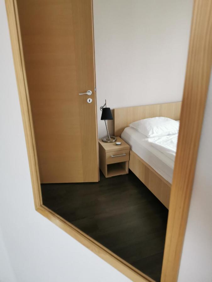 Falcon Apartment Trnava Luaran gambar